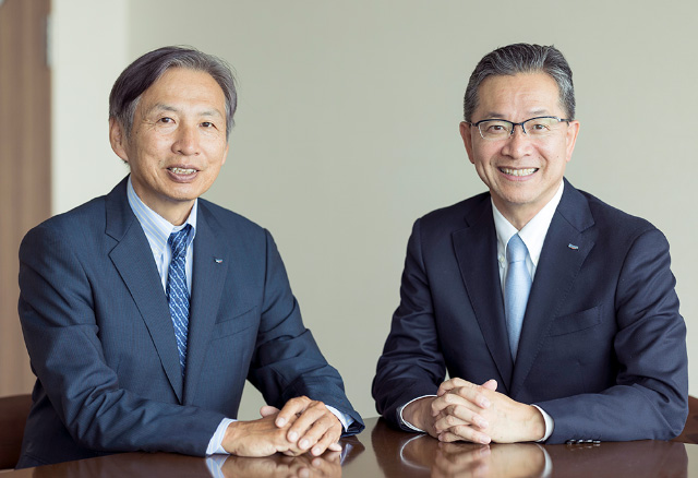 代表取締役会長 山田邦雄（左）・代表取締役社長 瀬木英俊（右）